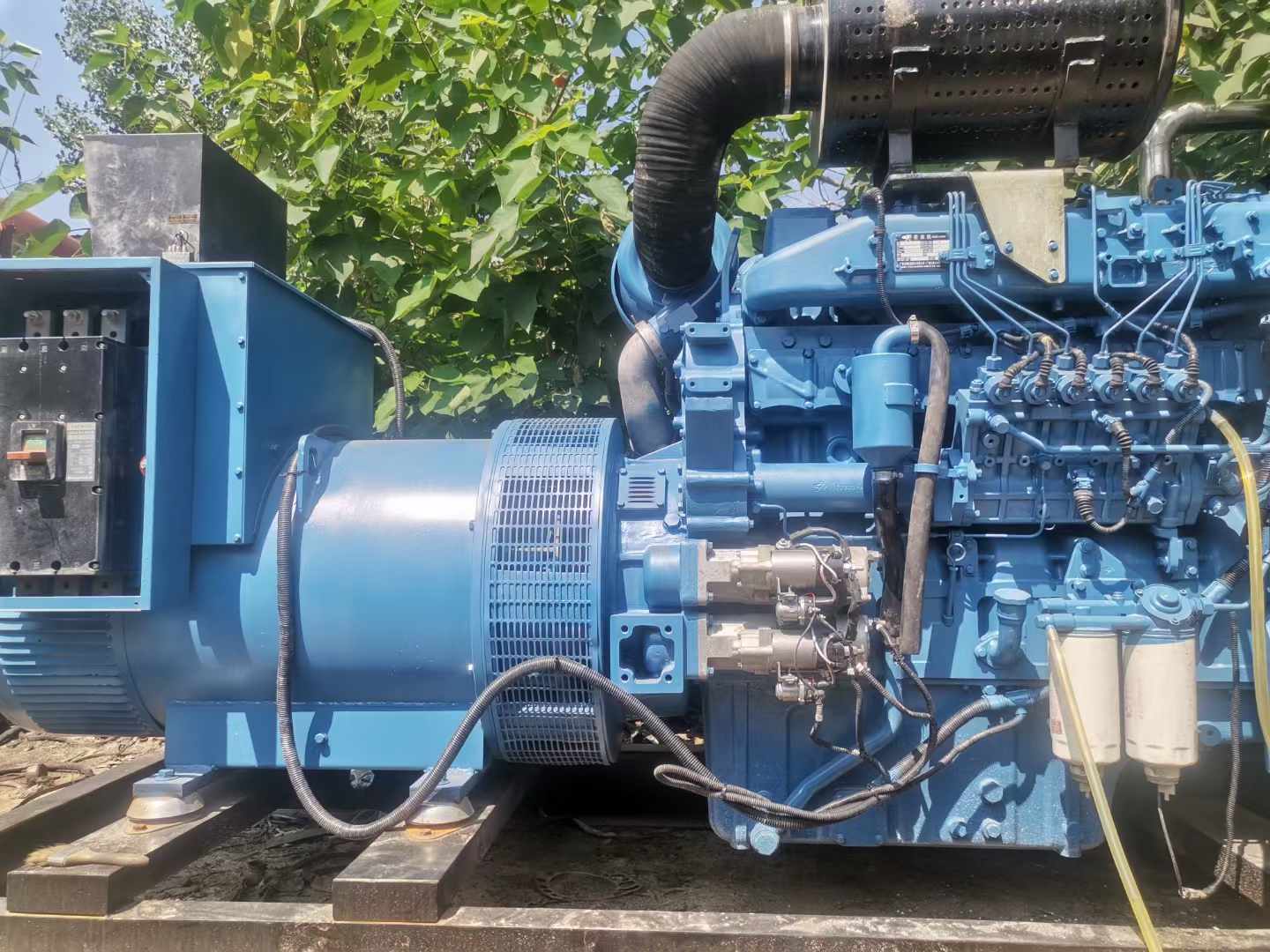 鹿泉详细说明降低 800kW 柴油发电机输出电流波动的方法