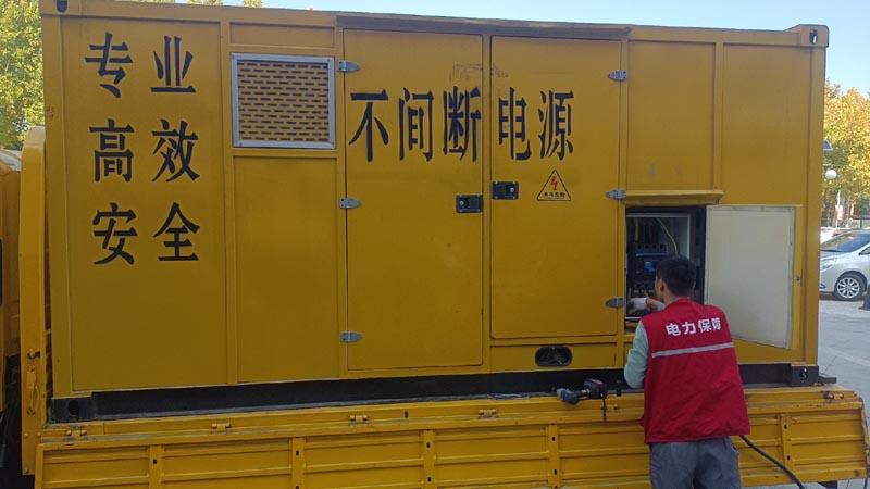 鹿泉柴油发电机组和UPS电源配合使用时，如何避免切换过程中的电力中断？